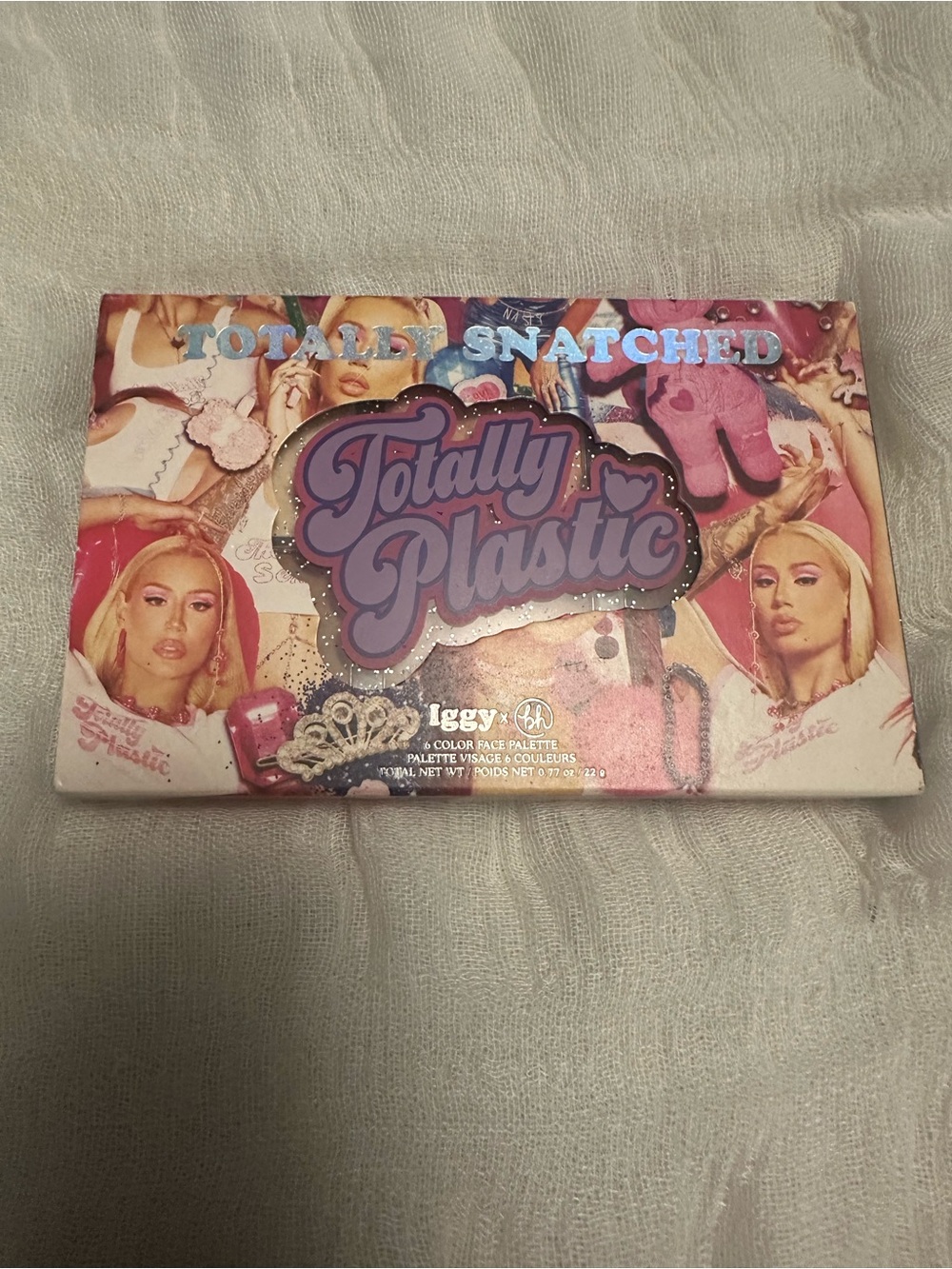 BH Cosmetics - Iggy Azalea Totally Plastic “Totally Snatched” Palette – New